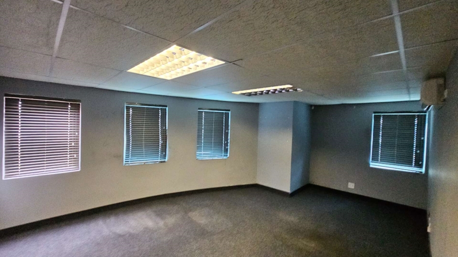 To Let commercial Property for Rent in Beaconvale Western Cape